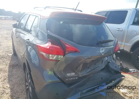 2020 Nissan Kicks Sr z USA, uszkodzony, nr VIN 3N1CP5DV6LL478736